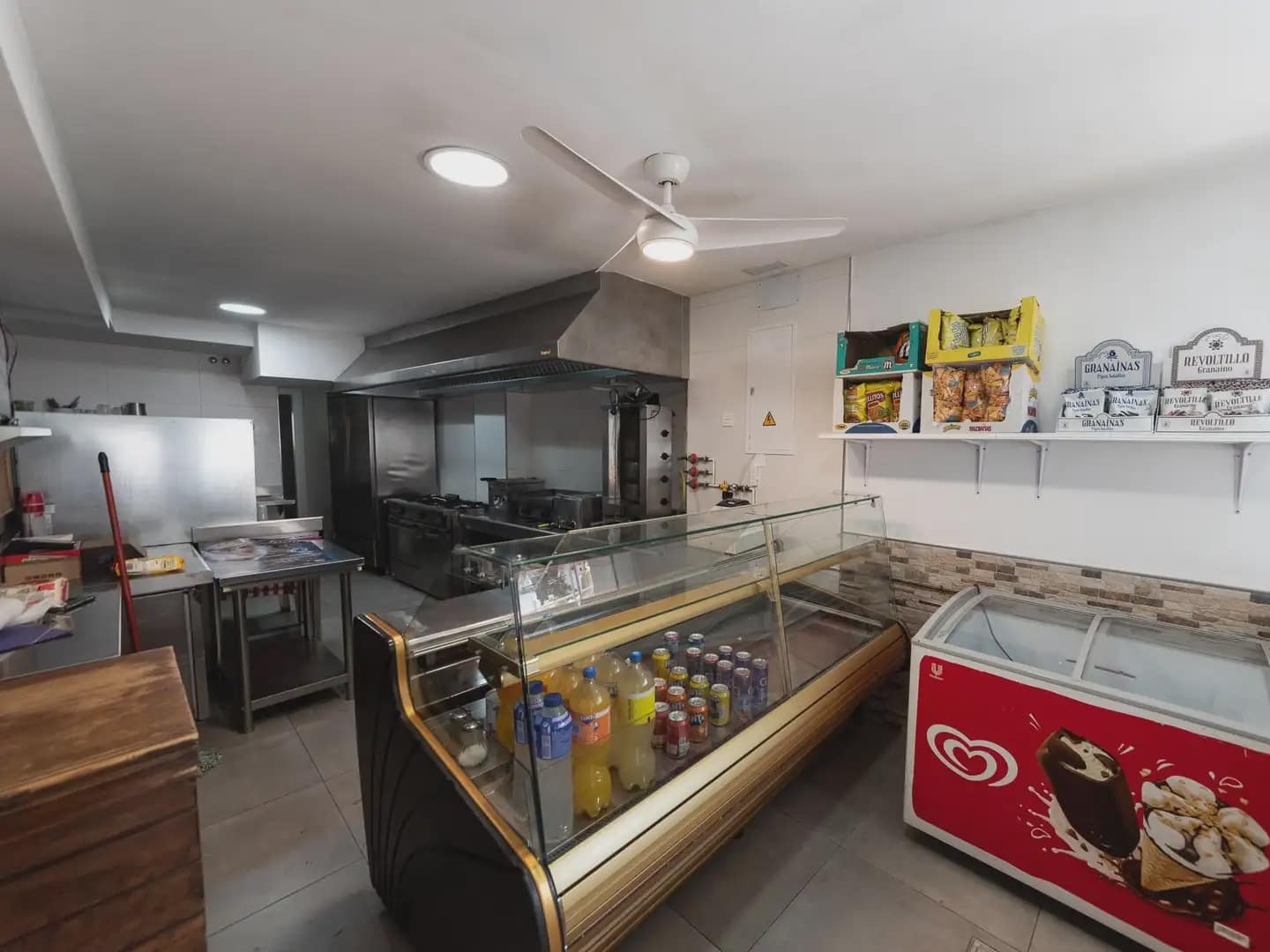Commercial for sale in Lanjaron - € 120,000 (Ref: 9902625)