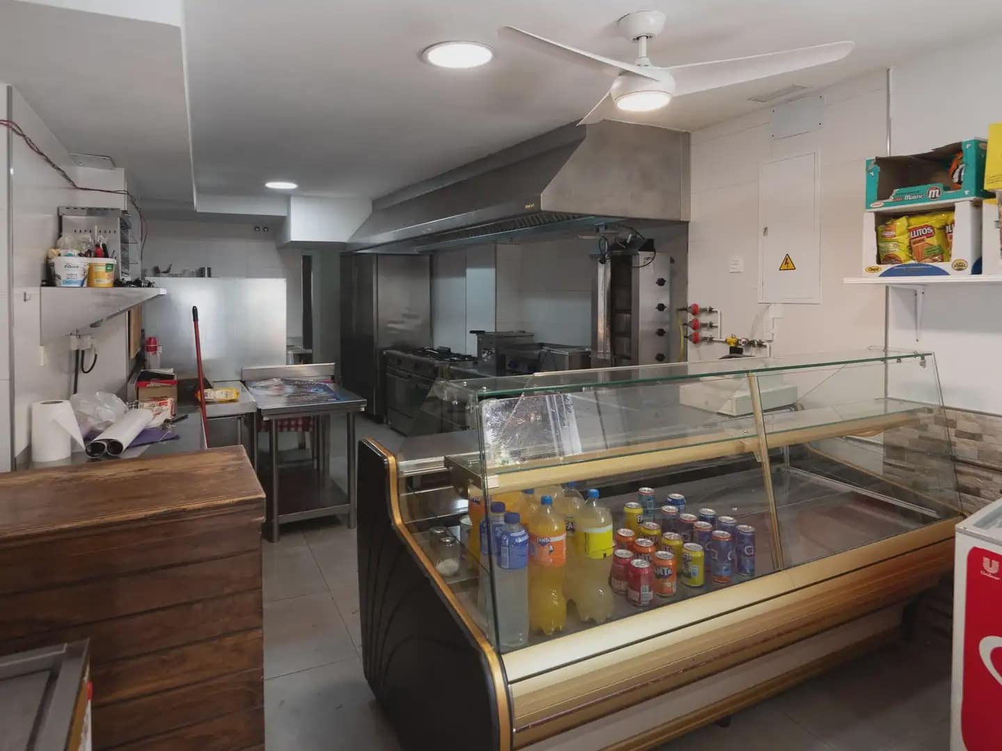 Commercial for sale in Lanjaron - € 120,000 (Ref: 9902625)