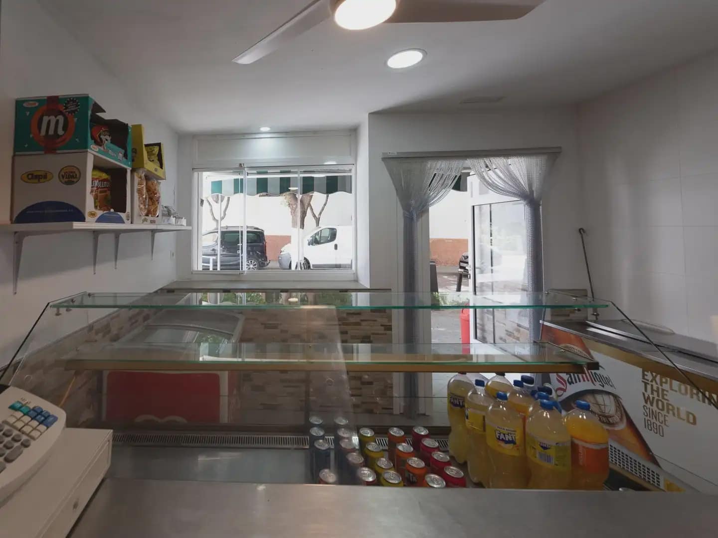 Commercial for sale in Lanjaron - € 120,000 (Ref: 9902625)