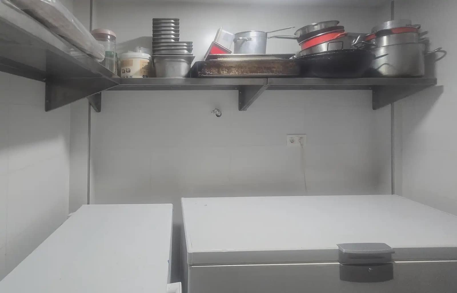 Commercial for sale in Lanjaron - € 120,000 (Ref: 9902625)