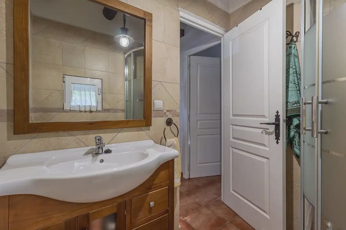 Finca/Casa Rural de 2 habitaciones en Güéjar Sierra en venta - 129.000 € (Ref: 9902628)