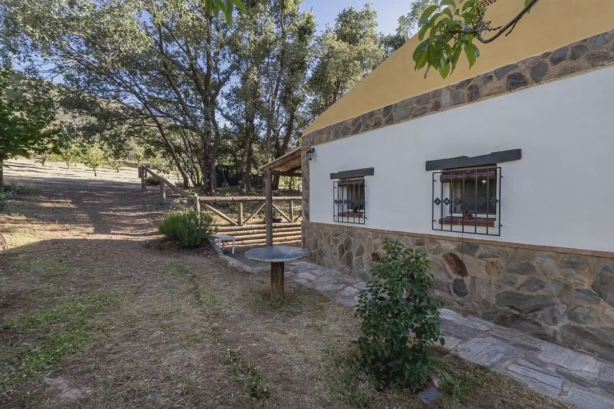 Finca/Casa Rural de 2 habitaciones en Güéjar Sierra en venta - 129.000 € (Ref: 9902628)