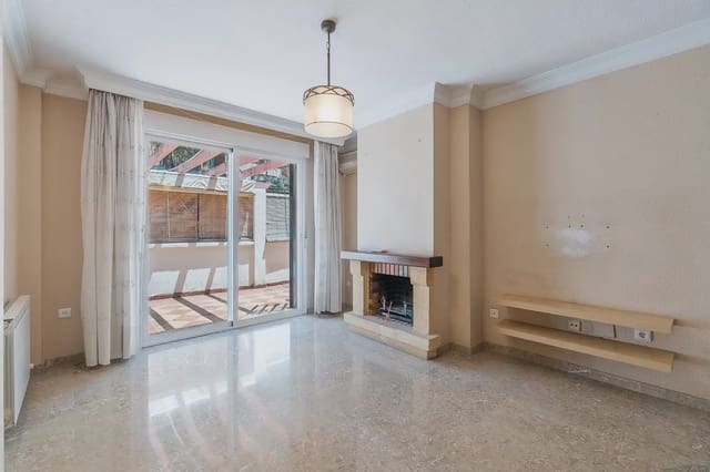 5 slaapkamer Huis te koop in Huétor Vega met garage - € 323.000 (Ref: 9902629)