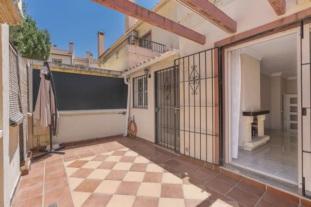5 slaapkamer Huis te koop in Huétor Vega met garage - € 323.000 (Ref: 9902629)