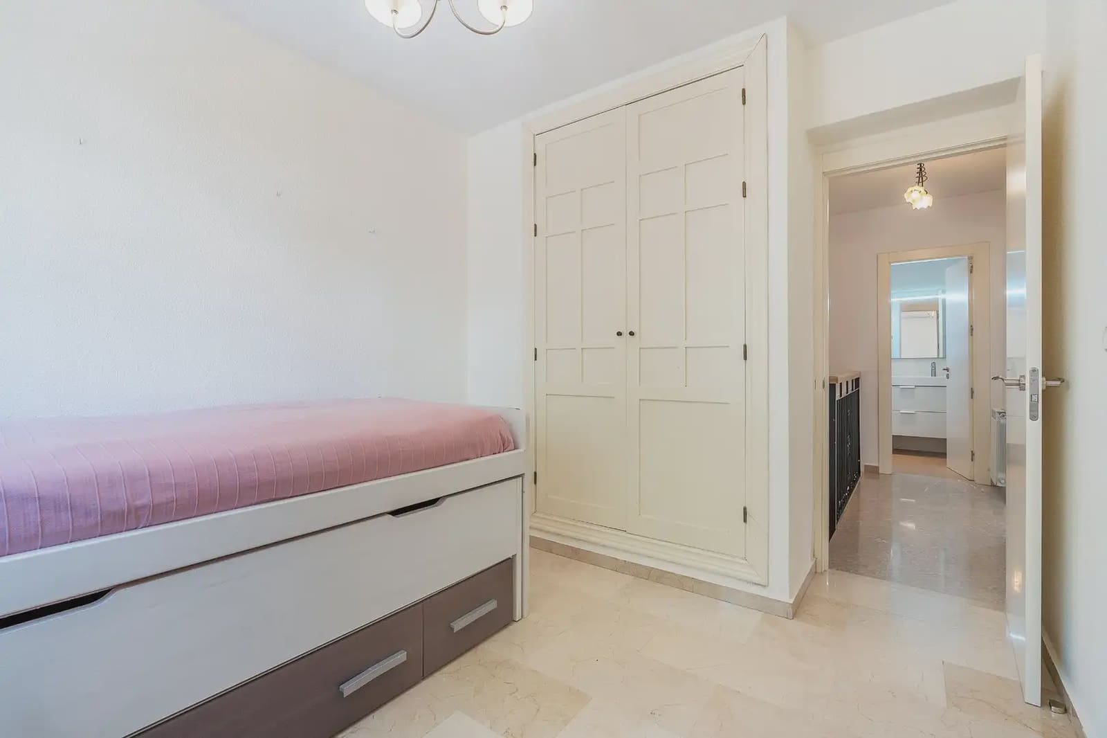 5 slaapkamer Huis te koop in Huetor Vega met garage - € 323.000 (Ref: 9902629)