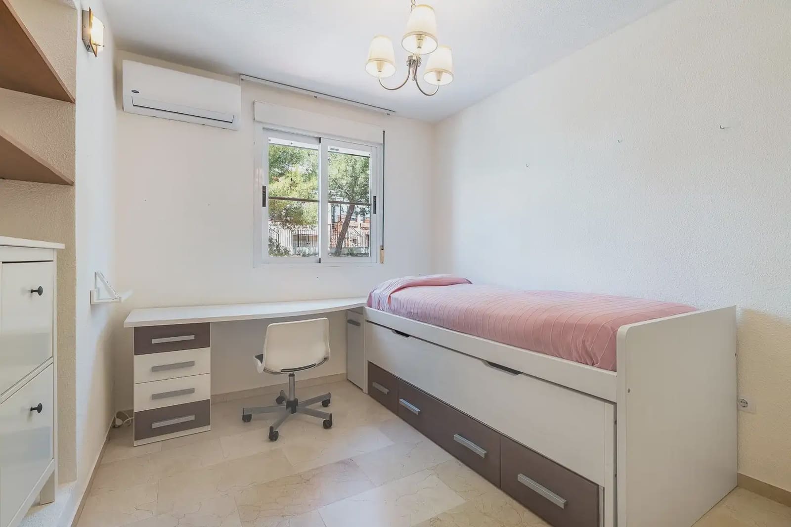 5 slaapkamer Huis te koop in Huetor Vega met garage - € 323.000 (Ref: 9902629)