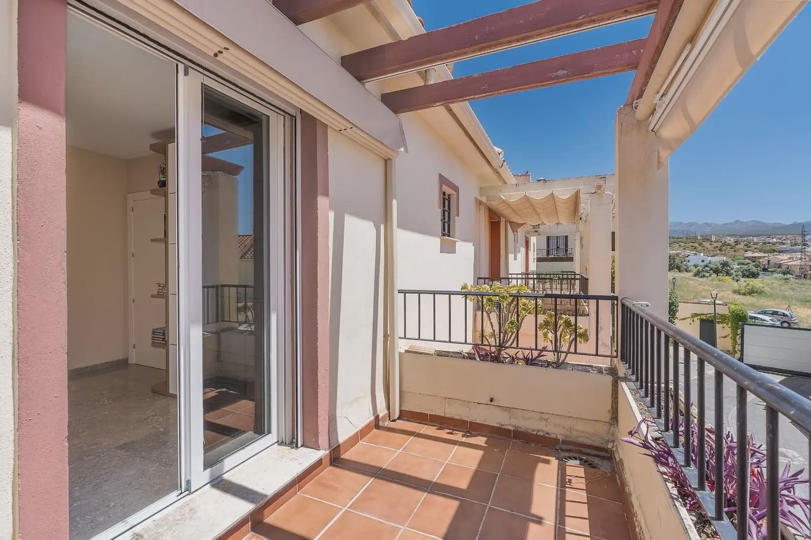 5 slaapkamer Huis te koop in Huetor Vega met garage - € 323.000 (Ref: 9902629)
