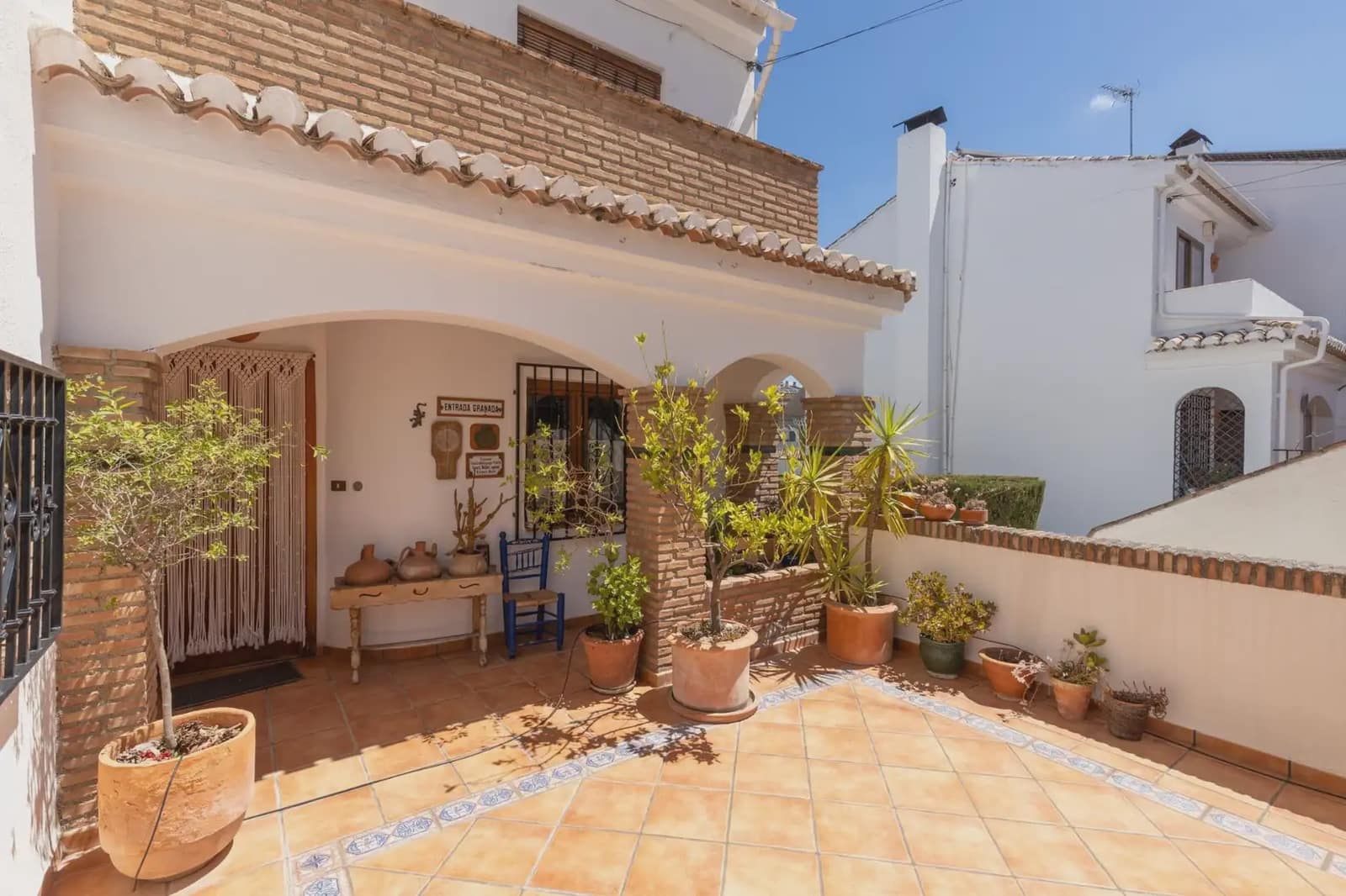 3 slaapkamer Villa te koop in La Zubia met zwembad garage - € 330.000 (Ref: 9902630)