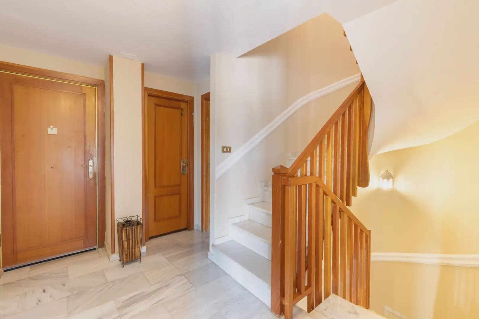 3 slaapkamer Villa te koop in La Zubia met zwembad garage - € 330.000 (Ref: 9902630)