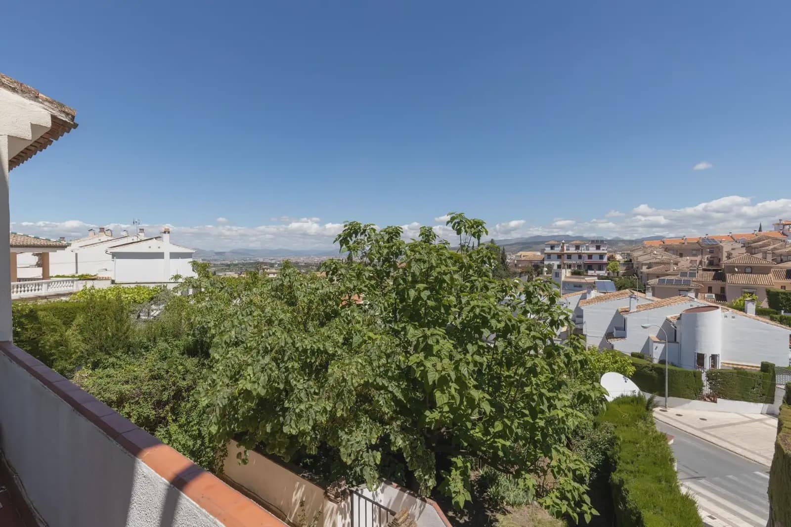 3 slaapkamer Villa te koop in La Zubia met zwembad garage - € 330.000 (Ref: 9902630)