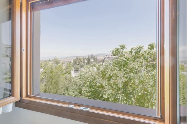 3 slaapkamer Villa te koop in La Zubia met zwembad garage - € 330.000 (Ref: 9902630)