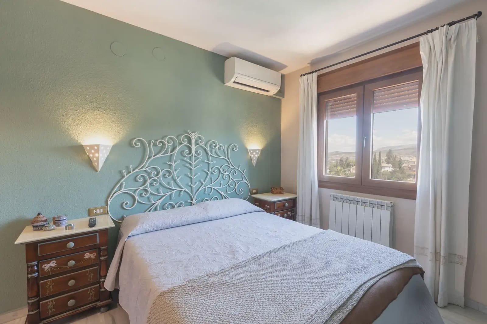 3 slaapkamer Villa te koop in La Zubia met zwembad garage - € 330.000 (Ref: 9902630)