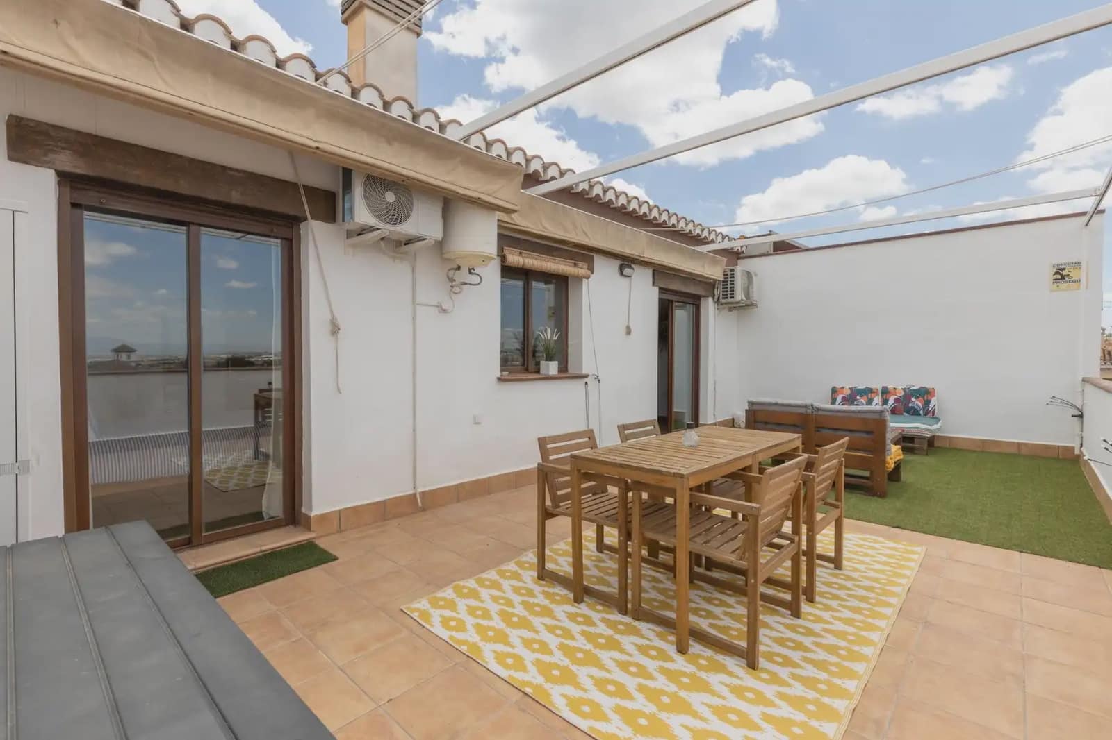 Ático de 2 habitaciones en La Zubia en venta con garaje - 265.000 € (Ref: 9904893)