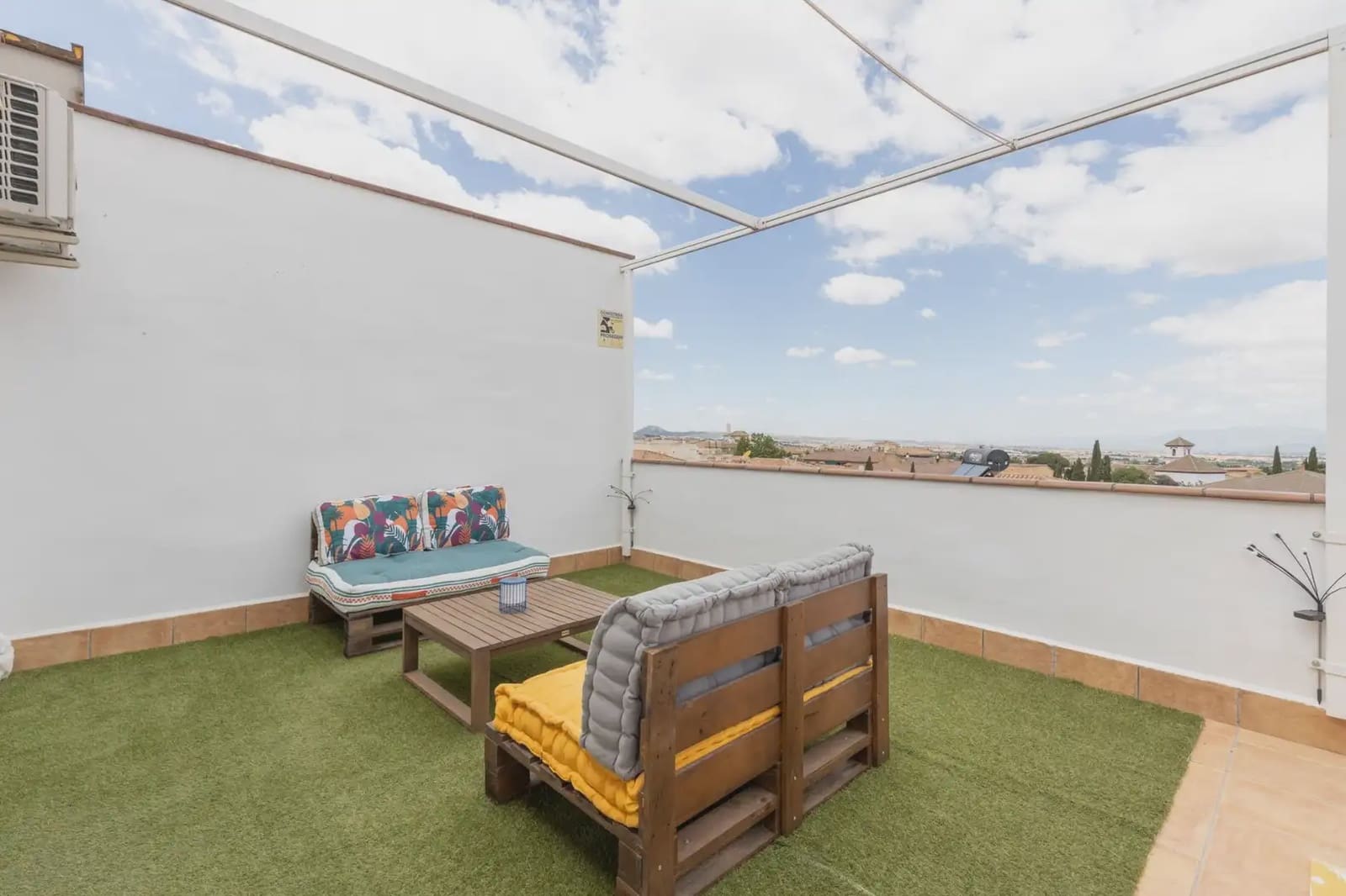 Ático de 2 habitaciones en La Zubia en venta con garaje - 265.000 € (Ref: 9904893)