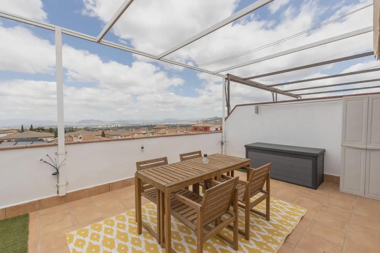 Ático de 2 habitaciones en La Zubia en venta con garaje - 265.000 € (Ref: 9904893)