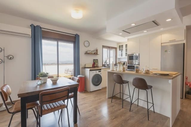 Ático de 2 habitaciones en La Zubia en venta - 265.000 € (Ref: 9904893)