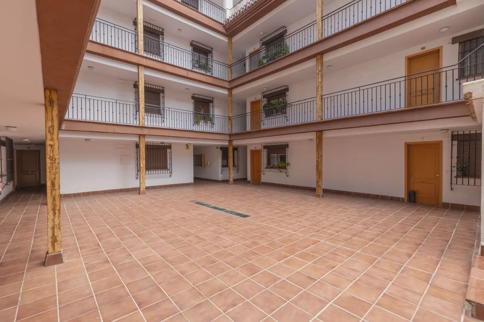 Ático de 2 habitaciones en La Zubia en venta con garaje - 265.000 € (Ref: 9904893)