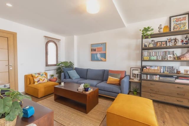 Ático de 2 habitaciones en La Zubia en venta - 265.000 € (Ref: 9904893)
