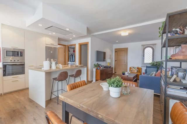 Ático de 2 habitaciones en La Zubia en venta - 265.000 € (Ref: 9904893)