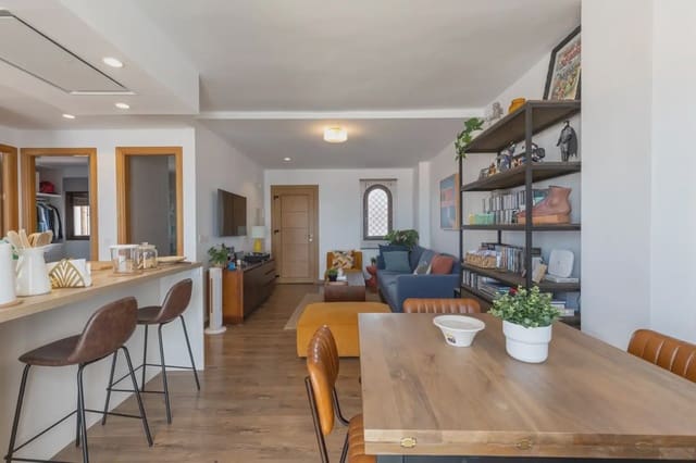 Ático de 2 habitaciones en La Zubia en venta - 265.000 € (Ref: 9904893)