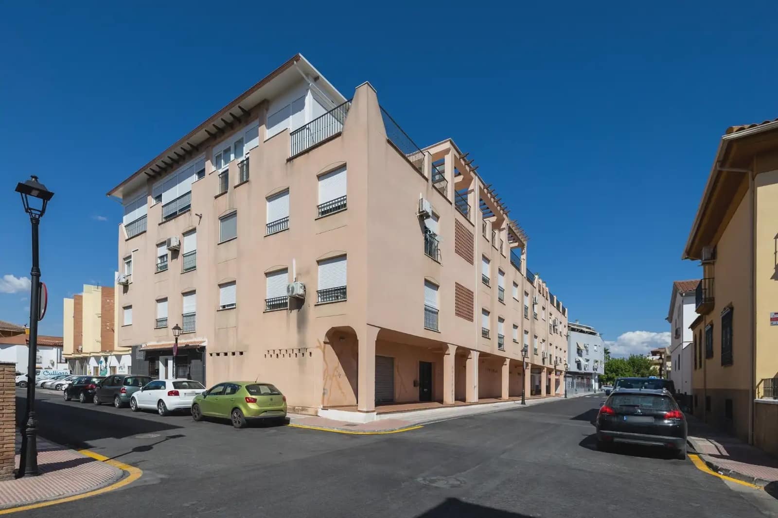 3 slaapkamer Flat te koop in Atarfe met garage - € 165.000 (Ref: 9909737)