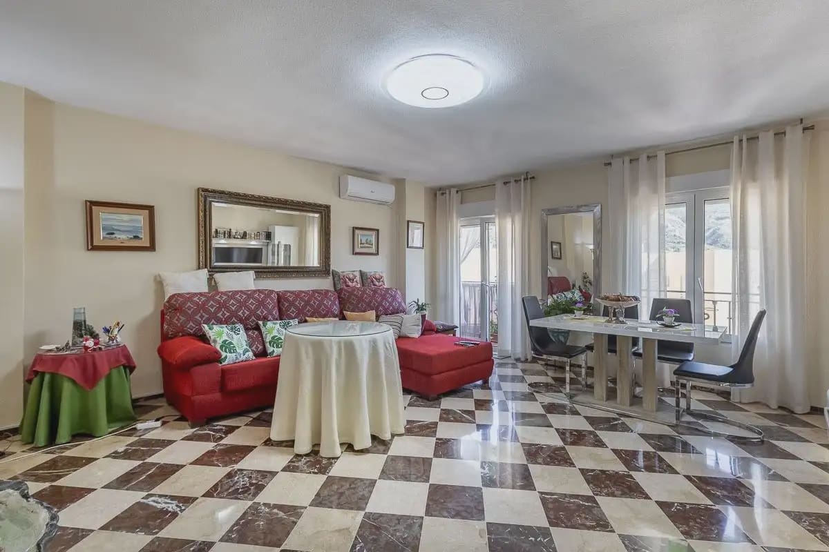 4 slaapkamer Flat te koop in Cenes de la Vega met zwembad garage - € 219.000 (Ref: 9909738)