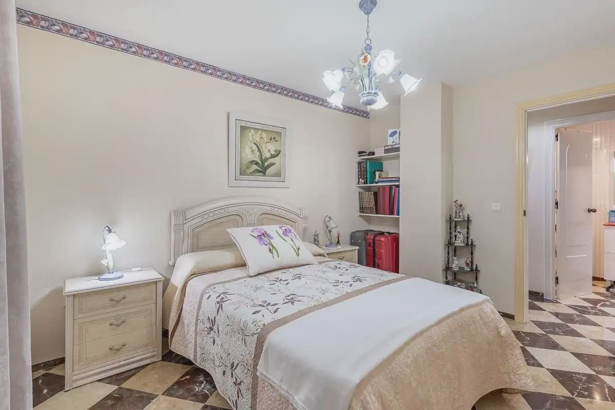4 slaapkamer Flat te koop in Cenes de la Vega met zwembad garage - € 219.000 (Ref: 9909738)