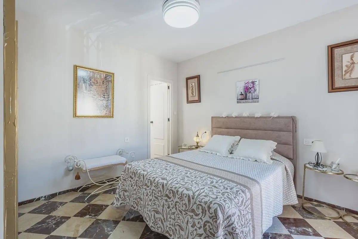 4 slaapkamer Flat te koop in Cenes de la Vega met zwembad garage - € 219.000 (Ref: 9909738)
