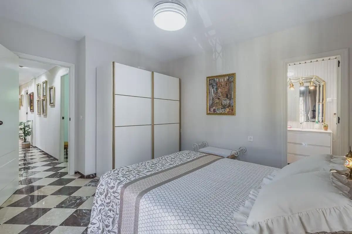4 slaapkamer Flat te koop in Cenes de la Vega met zwembad garage - € 219.000 (Ref: 9909738)