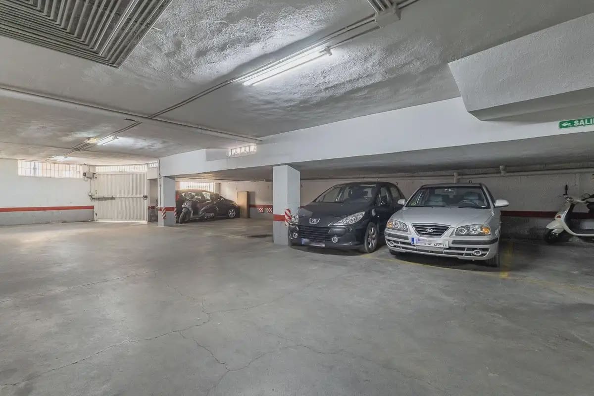 4 slaapkamer Flat te koop in Cenes de la Vega met zwembad garage - € 219.000 (Ref: 9909738)