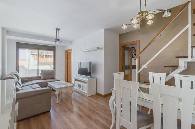 4 makuuhuone Kattohuoneisto myytävänä paikassa Alhendín mukana 
autotalli - 195 000 € (Ref: 9909975)