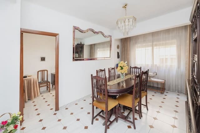 3 quarto Apartamento para venda em Pajaritos - Plaza de Toros, Granada cidade - 197 000 € (Ref: 9912229)