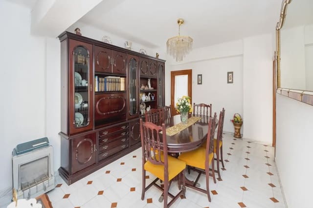 3 quarto Apartamento para venda em Pajaritos - Plaza de Toros, Granada cidade - 197 000 € (Ref: 9912229)