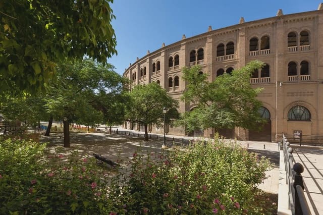 3 quarto Apartamento para venda em Pajaritos - Plaza de Toros, Granada cidade - 197 000 € (Ref: 9912229)