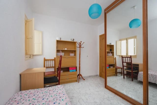 3 sovrum Lägenhet till salu i Camino de Ronda - Rosaleda, Granada stad - 259 000 € (Ref: 9912230)