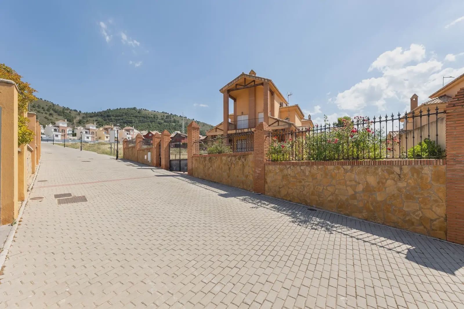 5 camera da letto Villa in vendita in Dilar con piscina garage - 390.000 € (Rif: 9912231)