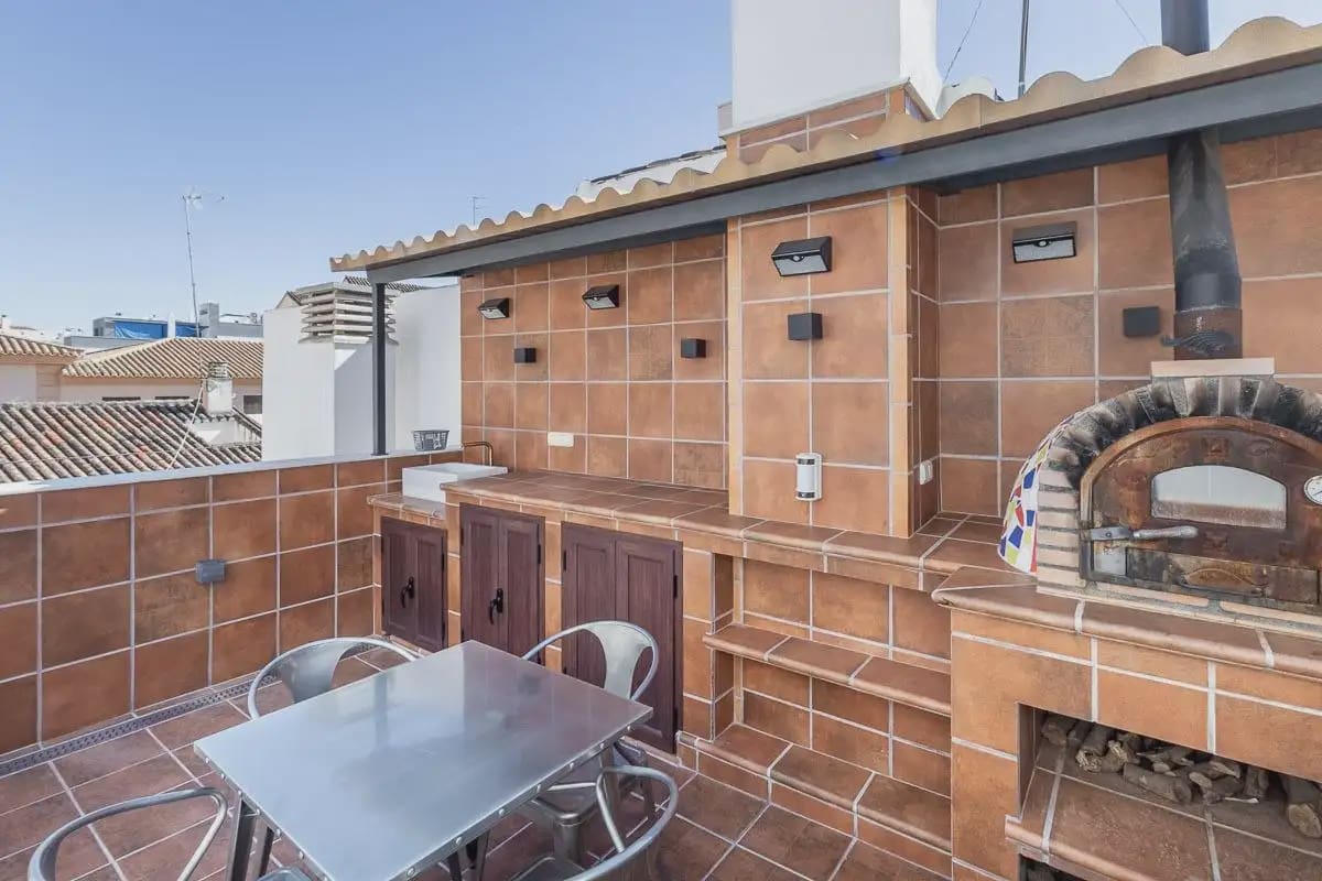 Casa de 5 habitaciones en Granada ciudad en venta con piscina garaje - 1.495.000 € (Ref: 9914983)
