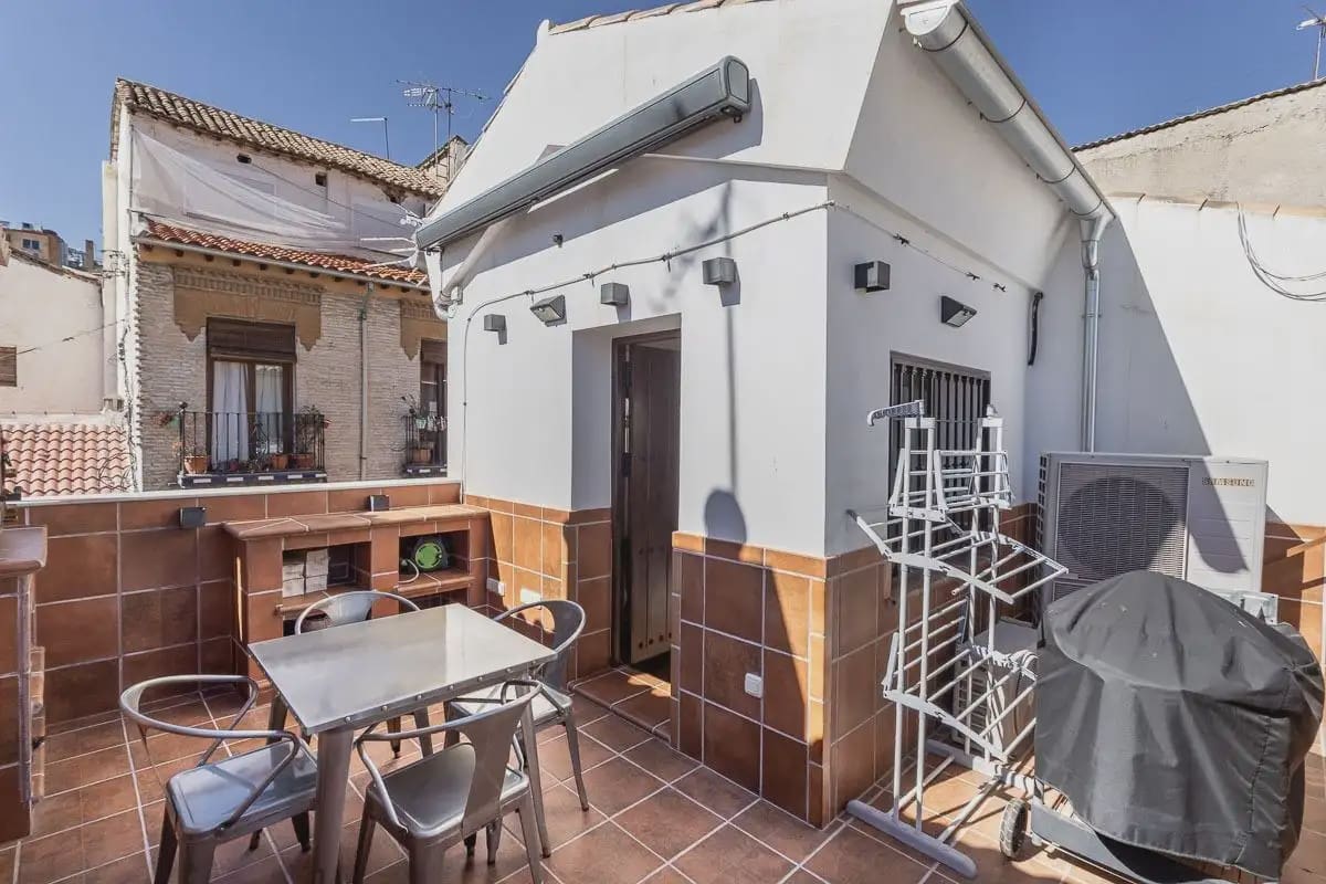 Casa de 5 habitaciones en Granada ciudad en venta con piscina garaje - 1.495.000 € (Ref: 9914983)