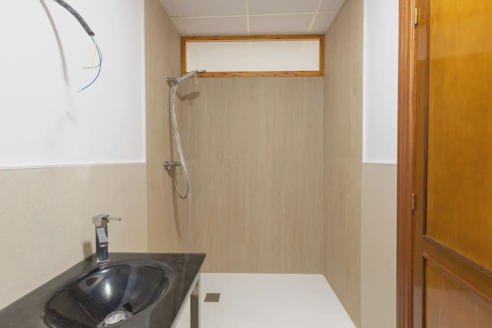 Erhverv til salg i Granada by - € 165.000 (Ref: 9915075)