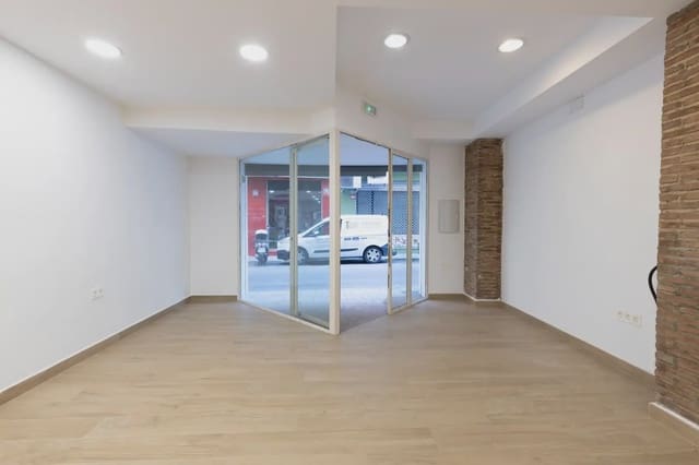 Erhverv til salg i Centro - Sagrario, Granada by - € 165.000 (Ref: 9915075)