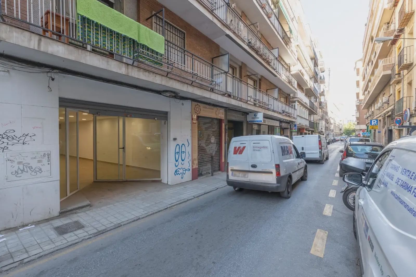 Erhverv til salg i Granada by - € 165.000 (Ref: 9915075)