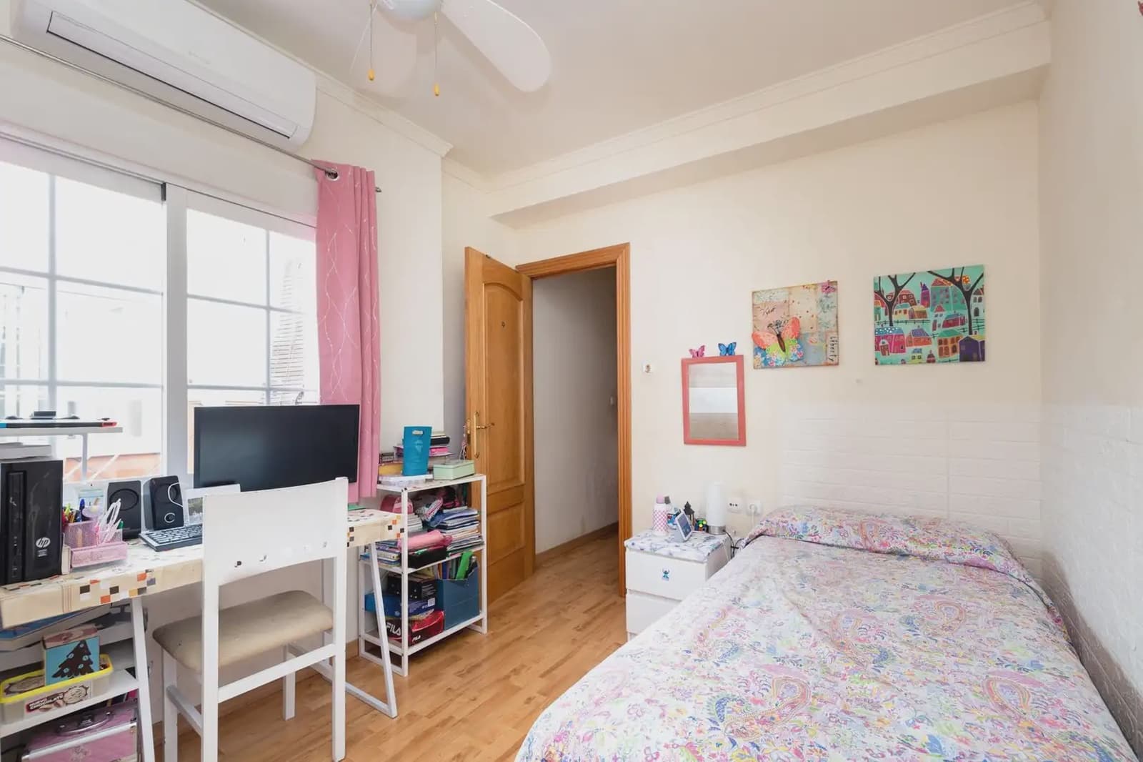 4 soveværelse Byhus til salg i Granada by med garage - € 300.000 (Ref: 9921166)