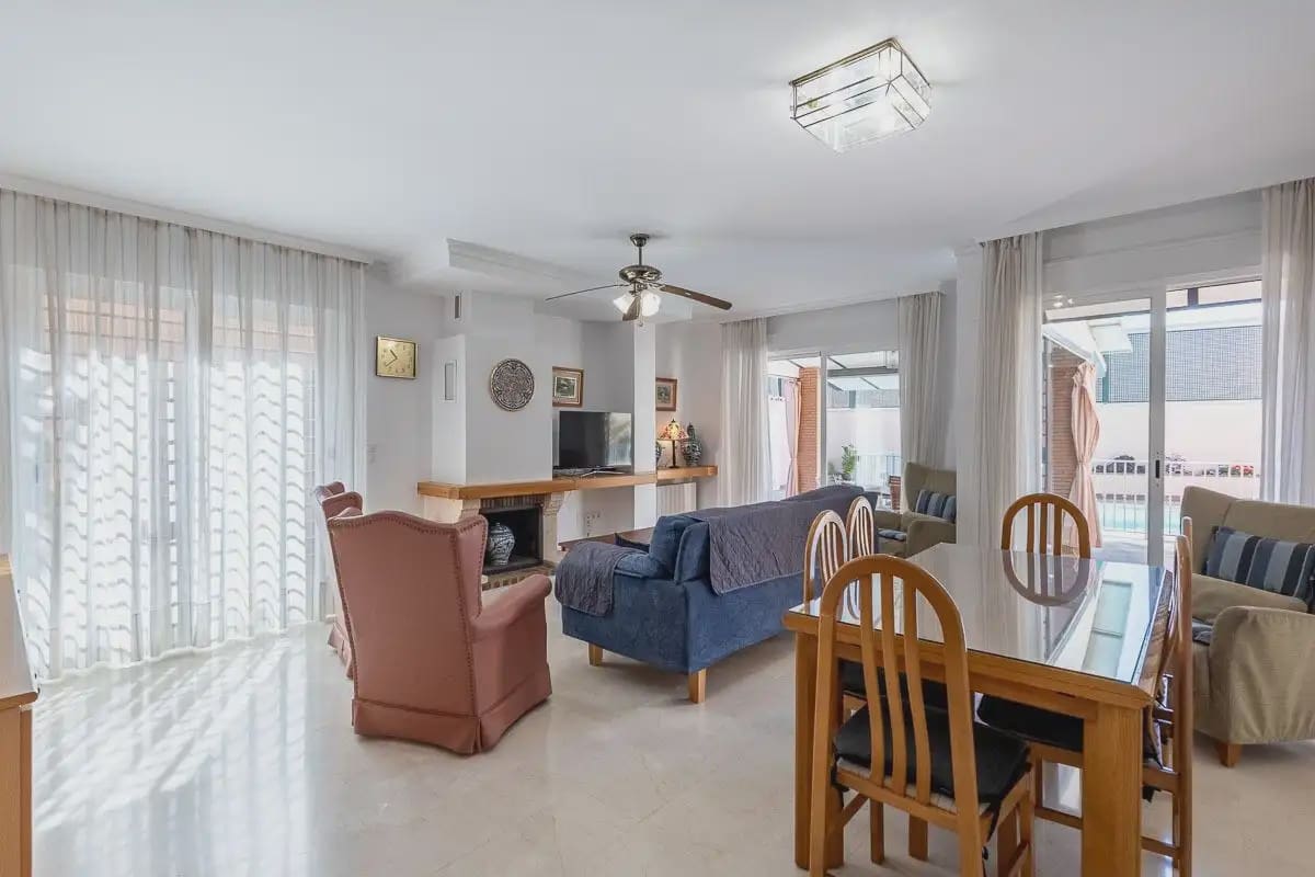 4 camera da letto Villa in vendita in Huetor Vega con piscina garage - 650.000 € (Rif: 9921167)