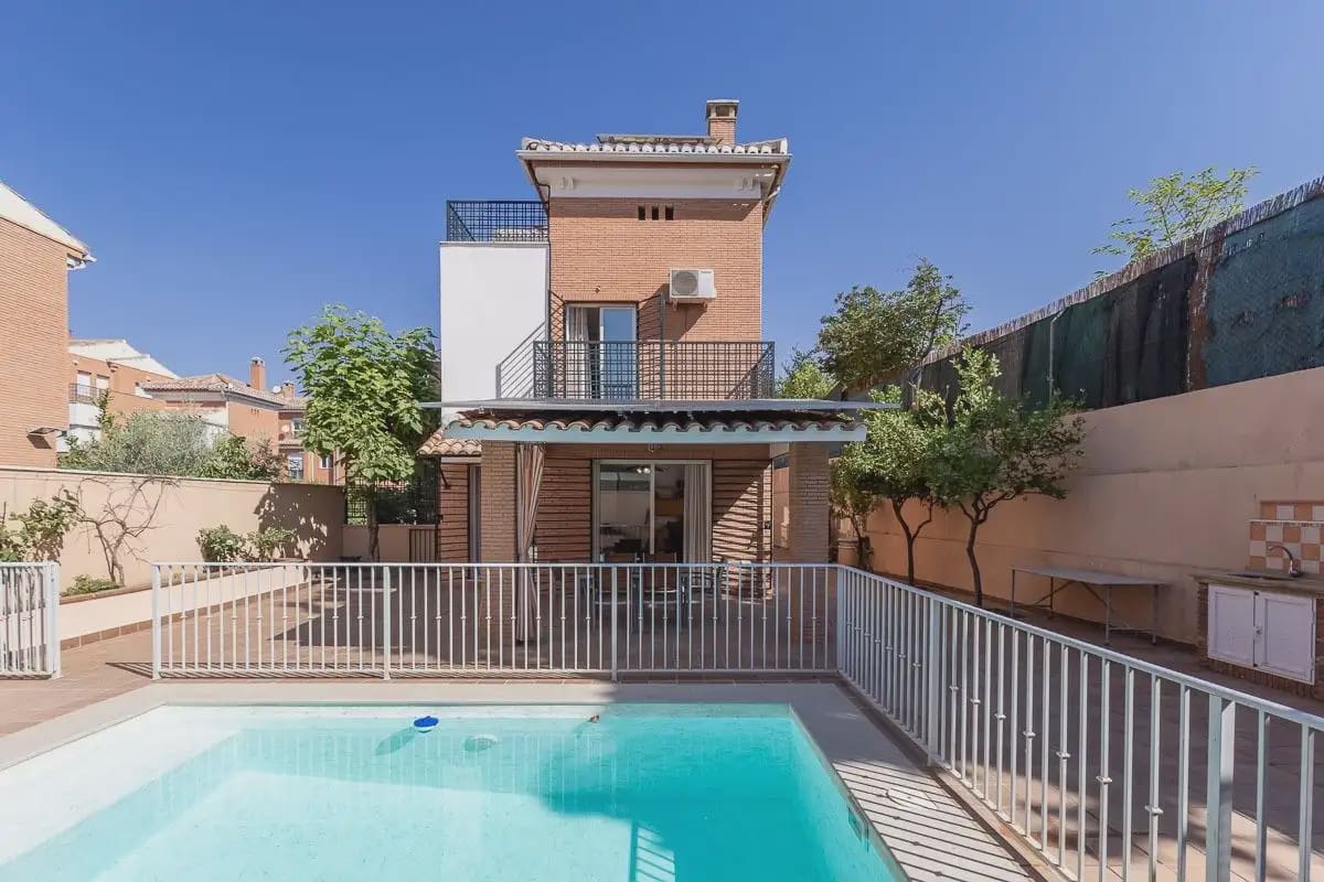 4 camera da letto Villa in vendita in Huetor Vega con piscina garage - 650.000 € (Rif: 9921167)