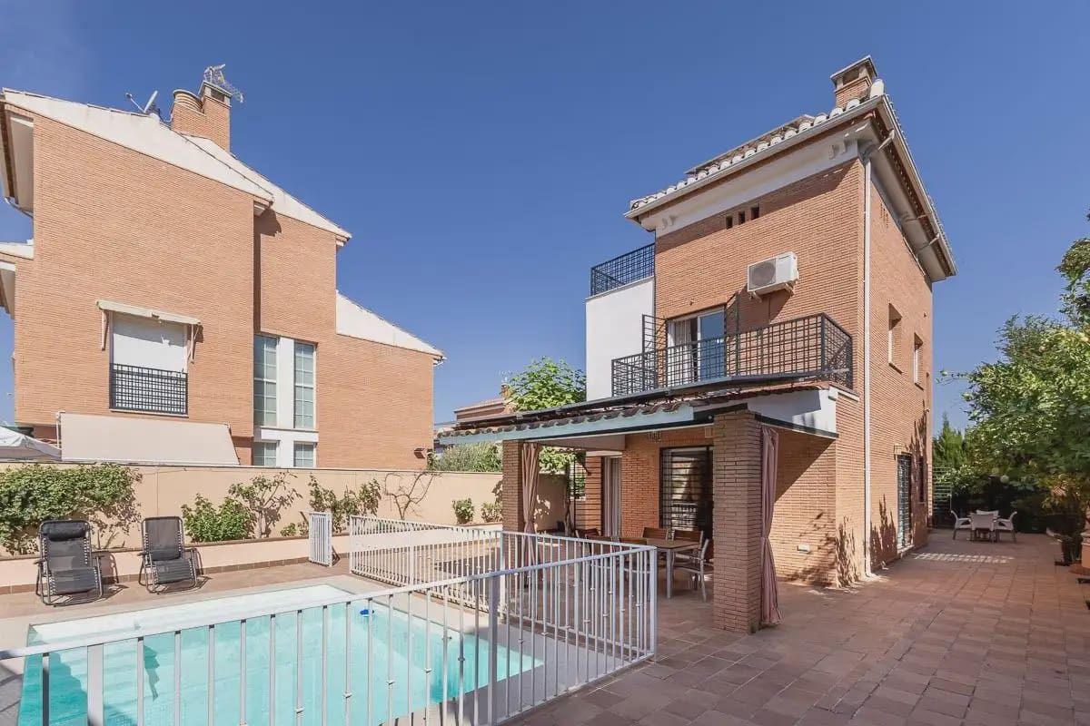 4 camera da letto Villa in vendita in Huetor Vega con piscina garage - 650.000 € (Rif: 9921167)