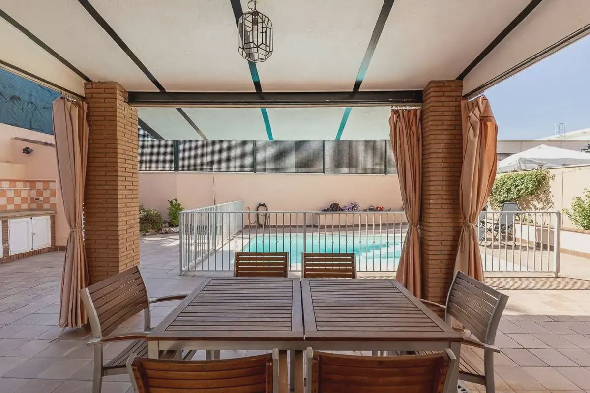 4 camera da letto Villa in vendita in Huetor Vega con piscina garage - 650.000 € (Rif: 9921167)