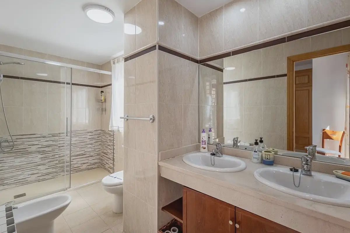 4 camera da letto Villa in vendita in Huetor Vega con piscina garage - 650.000 € (Rif: 9921167)