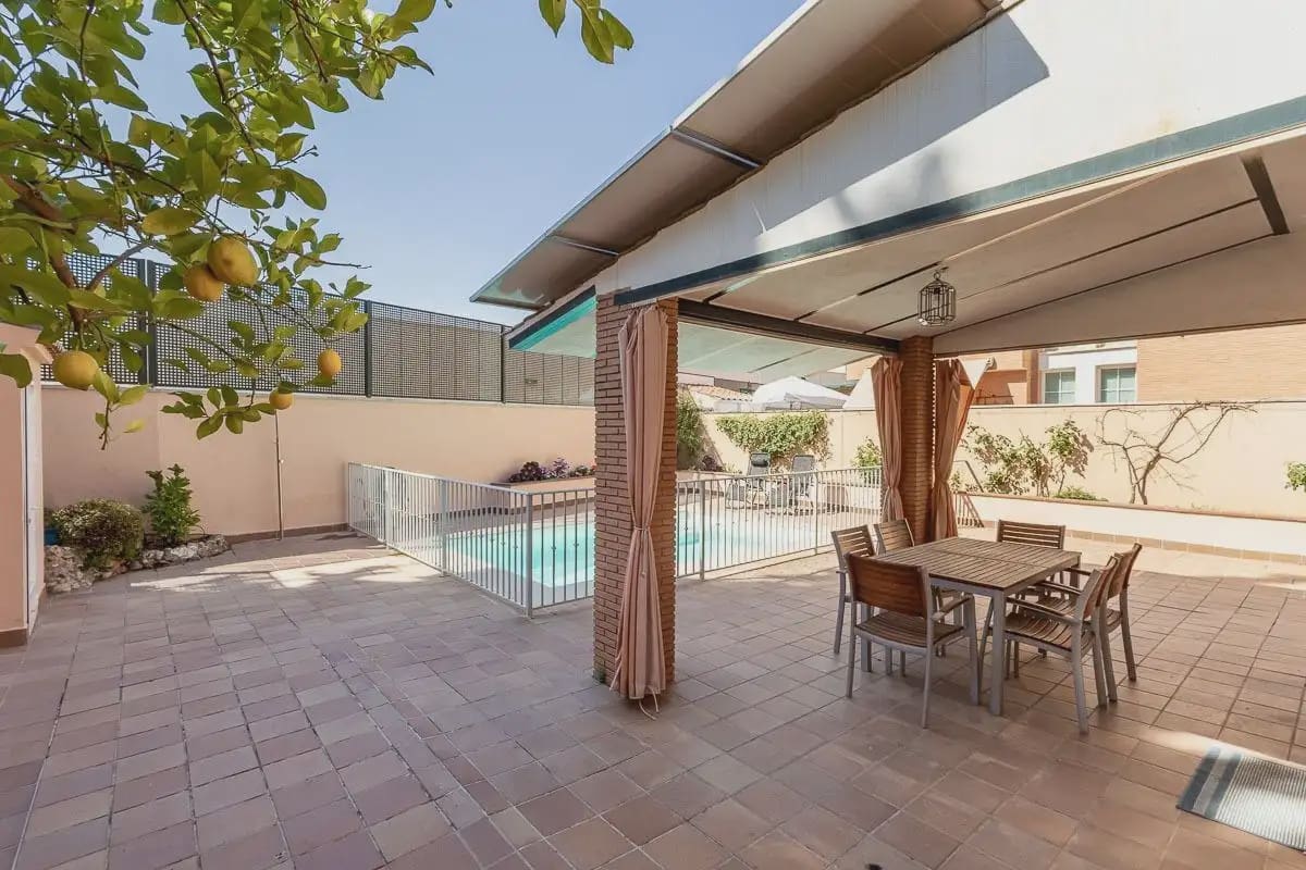 4 camera da letto Villa in vendita in Huetor Vega con piscina garage - 650.000 € (Rif: 9921167)