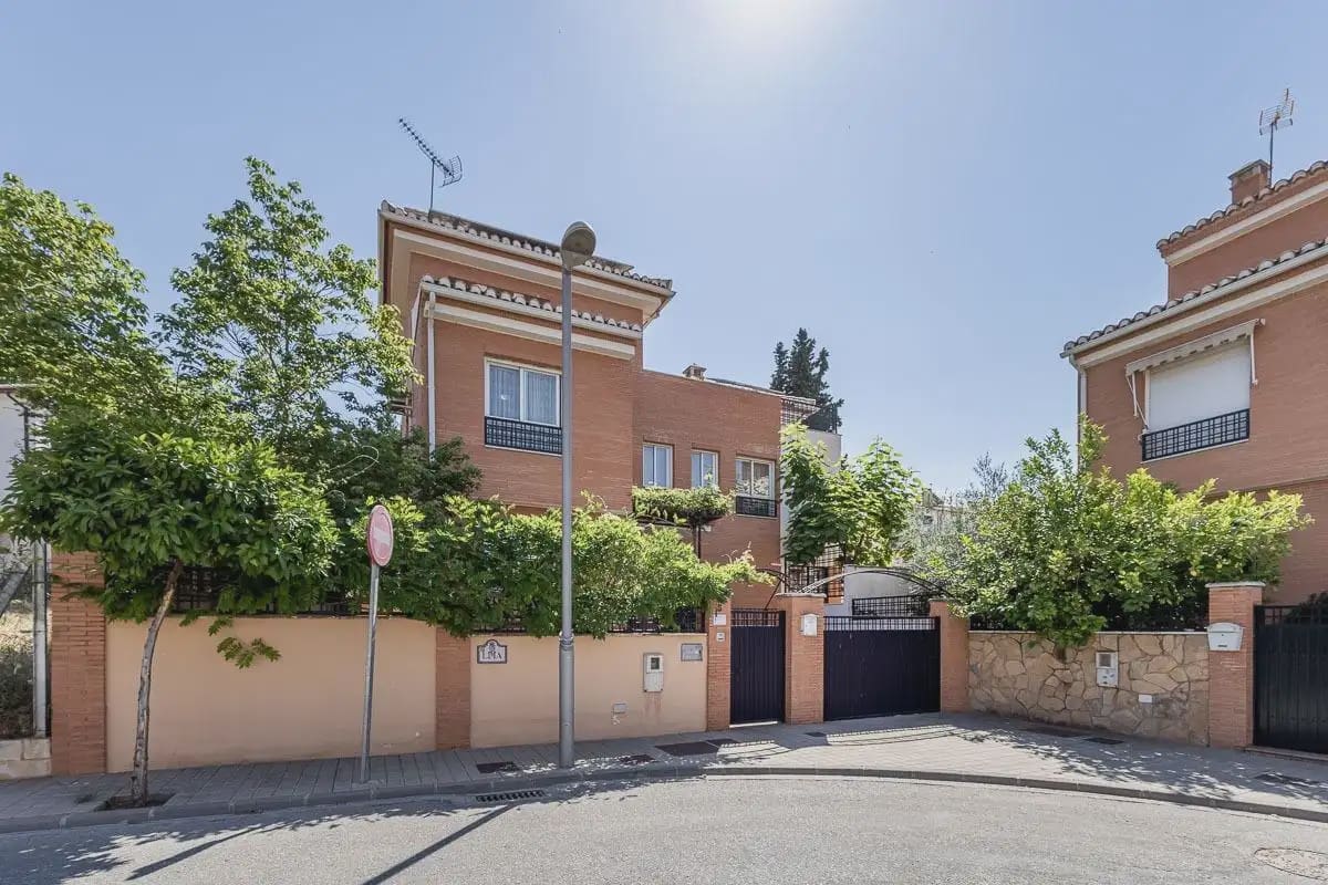 4 camera da letto Villa in vendita in Huetor Vega con piscina garage - 650.000 € (Rif: 9921167)