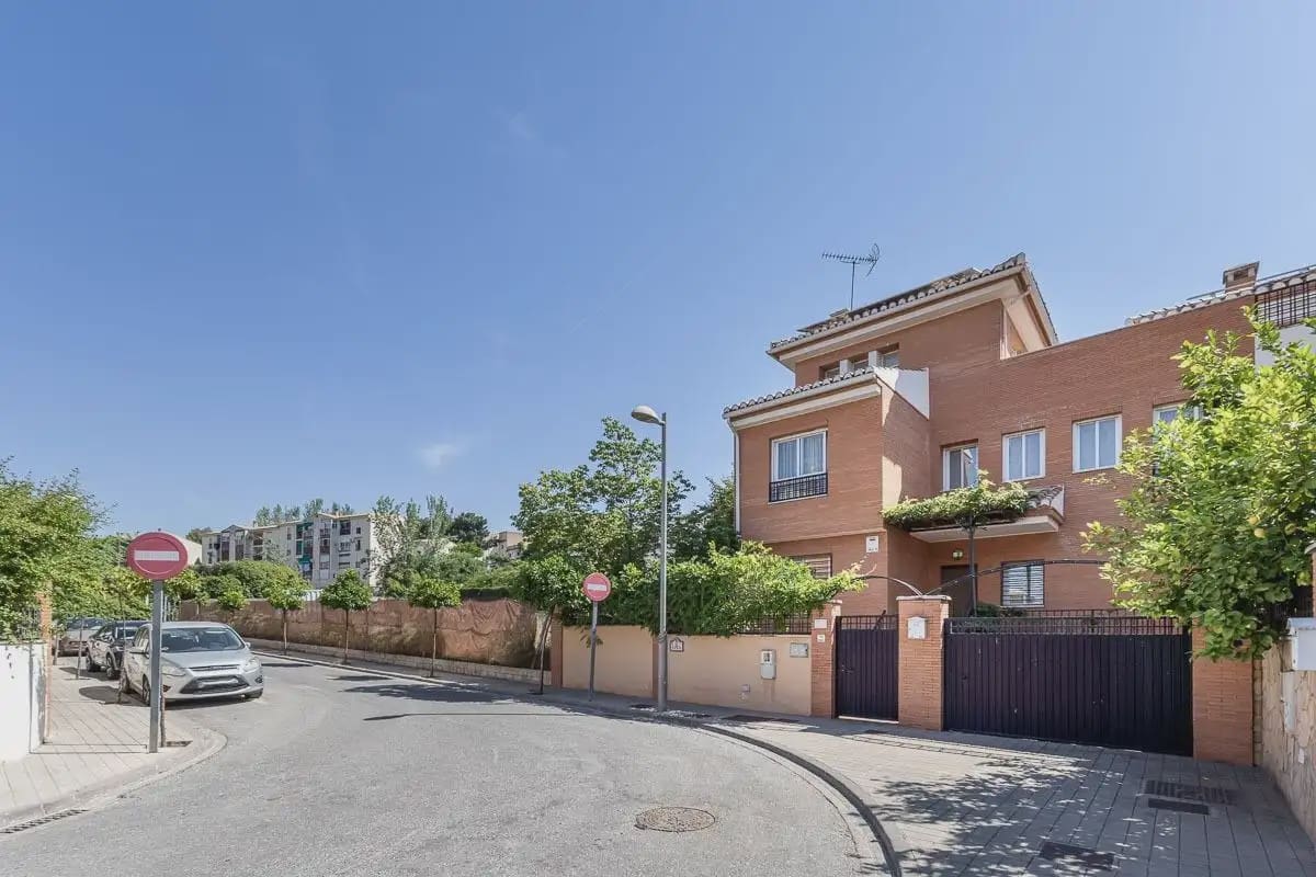 4 camera da letto Villa in vendita in Huetor Vega con piscina garage - 650.000 € (Rif: 9921167)